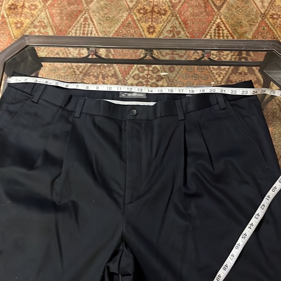 NWT Mens Eddie Bauer size 46 Tall Classic Relaxed/Straight Fit Pleat Front Pants - Picture 10 of 10